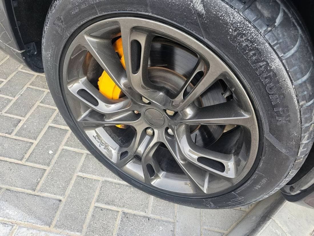 2015 Jeep Grand Cherokee SRT8 thumbnail 7