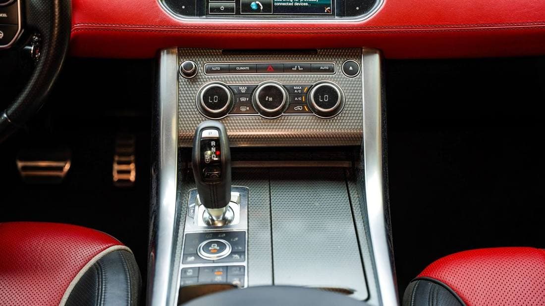 2015 Land Rover Range Rover Sport SVR thumbnail 7