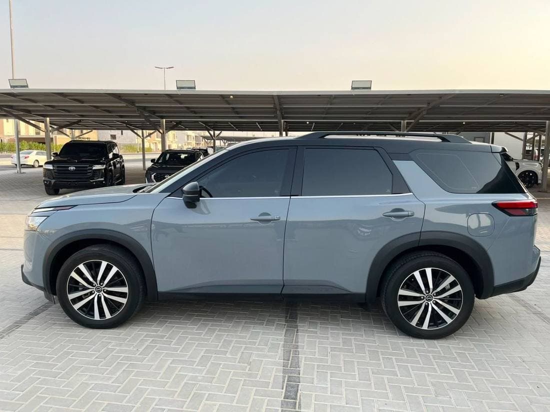2024 Nissan Pathfinder SV thumbnail 8