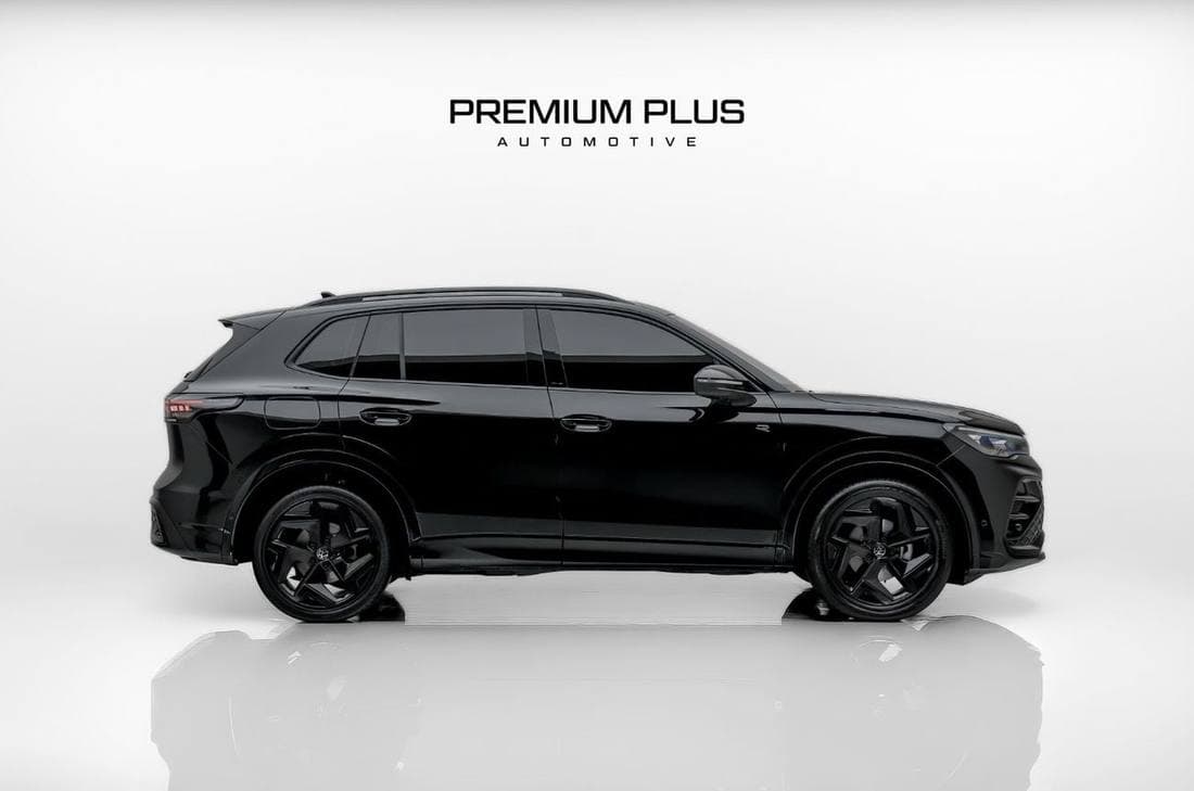 2025 Volkswagen Tiguan R LINE thumbnail 4