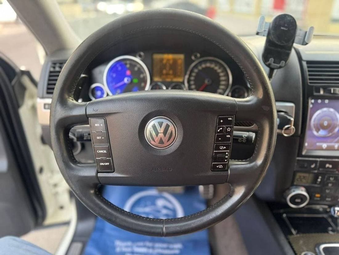 2005 Volkswagen Touareg R LINE thumbnail 8