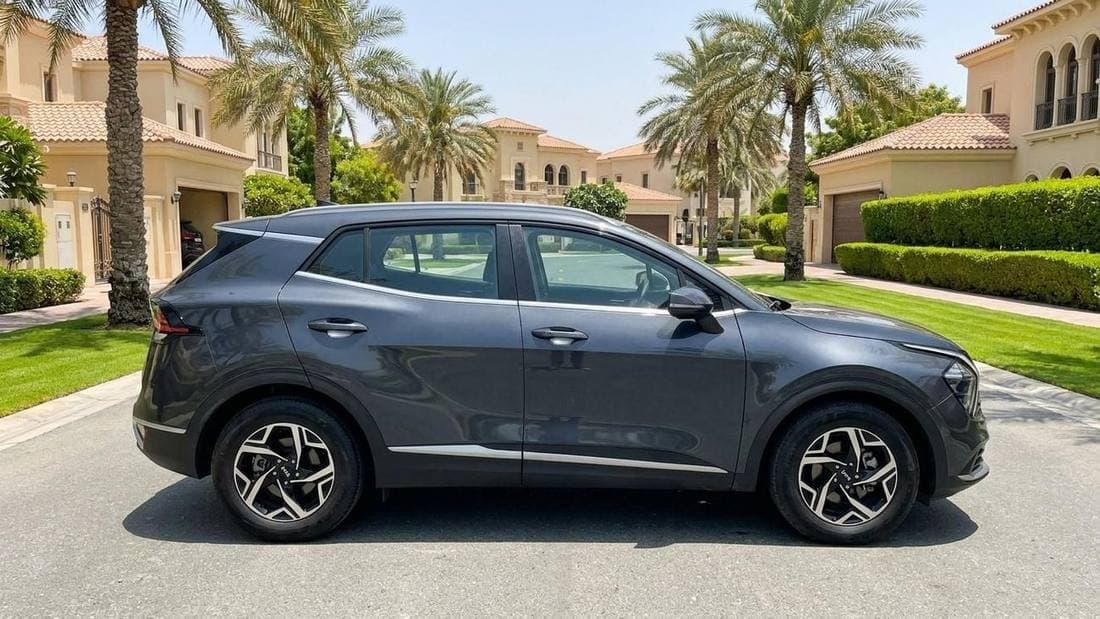 2025 Kia Sportage LX thumbnail 3