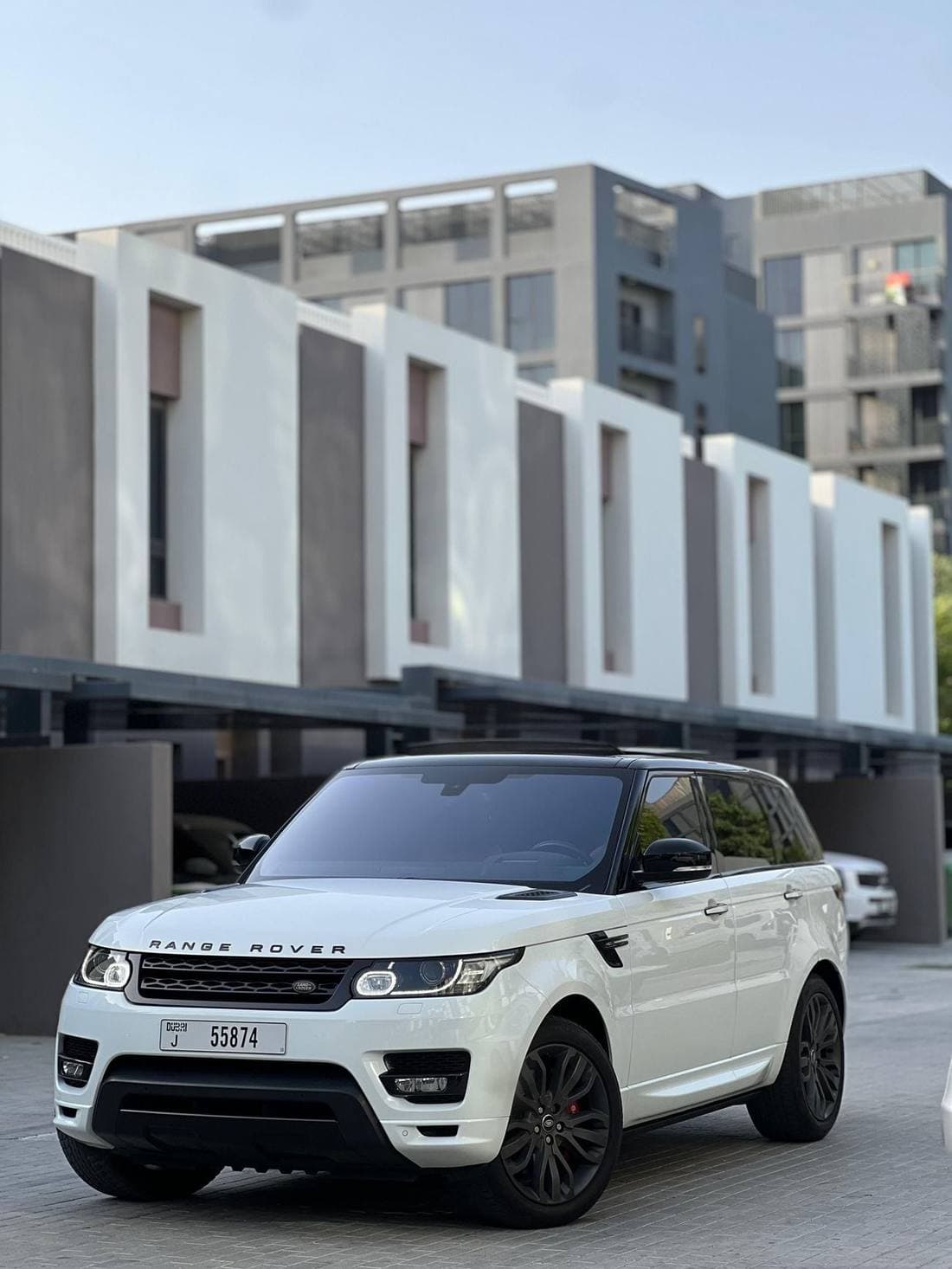 2016 Land Rover Range Rover Sport HSE thumbnail 4