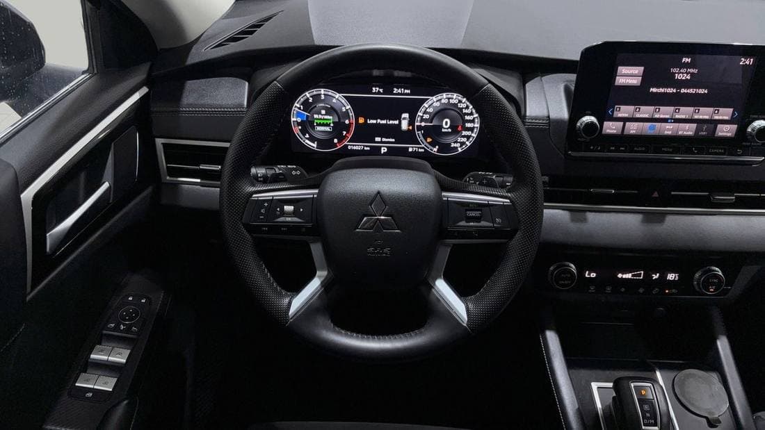 2024 Mitsubishi Outlander thumbnail 8