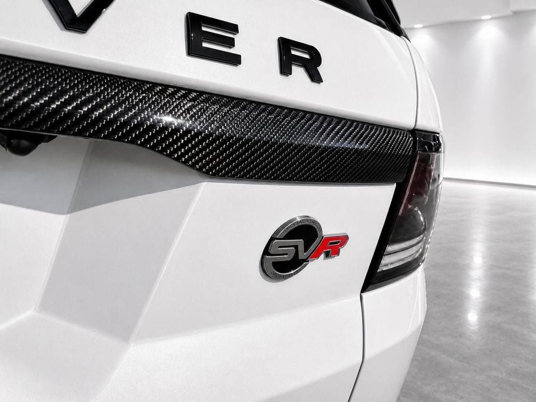2017 Land Rover Range Rover Sport SVR thumbnail 7