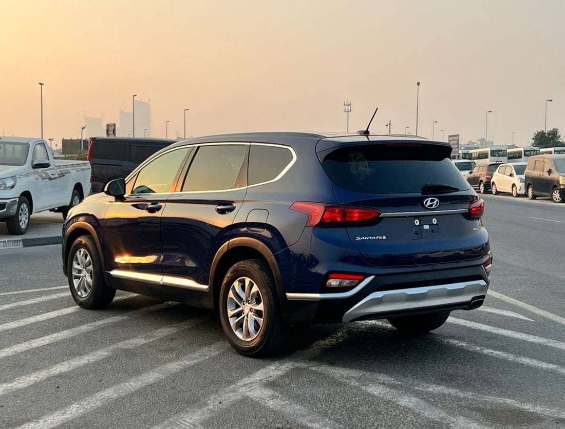 2019 Hyundai Santa Fe STANDARD thumbnail 5