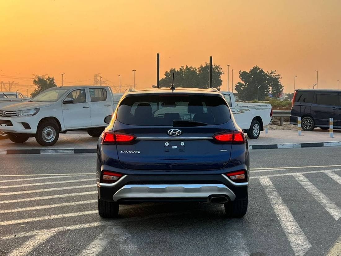 2019 Hyundai Santa Fe STANDARD thumbnail 6