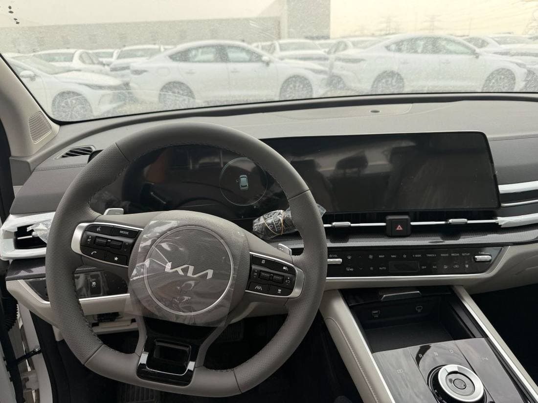 2025 Kia Sportage DLX thumbnail 7