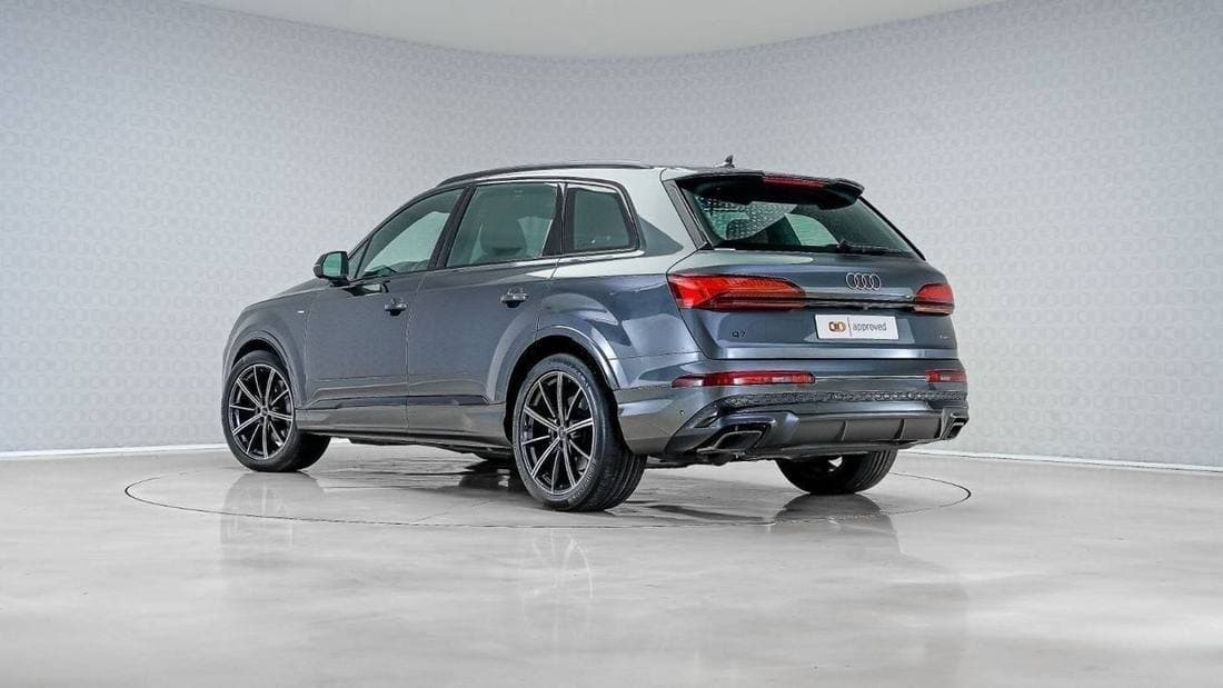 2025 Audi Q7 45 TFSI thumbnail 2