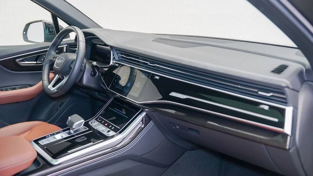 2025 Audi Q7 45 TFSI thumbnail 8