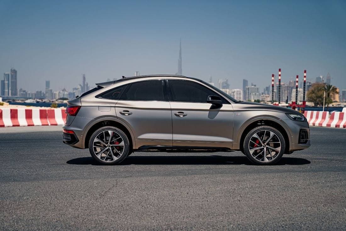 2025 Audi Q5 45 TFSI SPORTBACK S LINE thumbnail 3