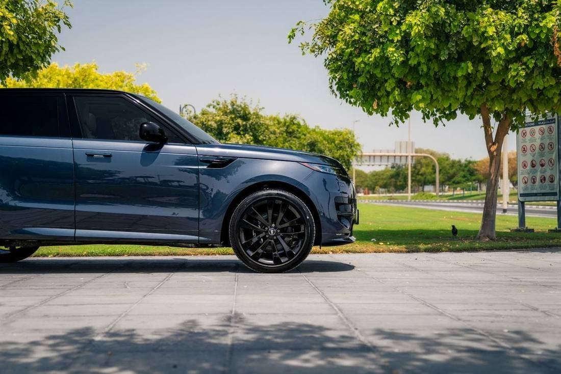 2025 Land Rover Range Rover Sport HSE Dynamic P530 thumbnail 6