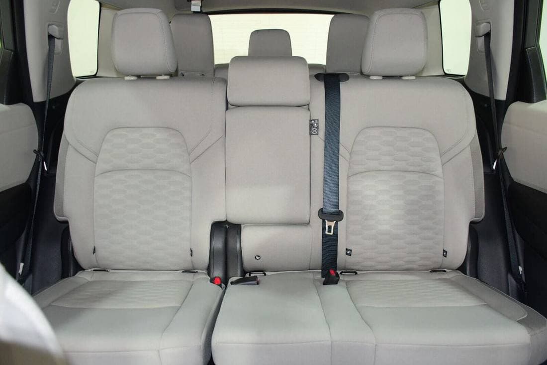 2025 Nissan Pathfinder S thumbnail 7