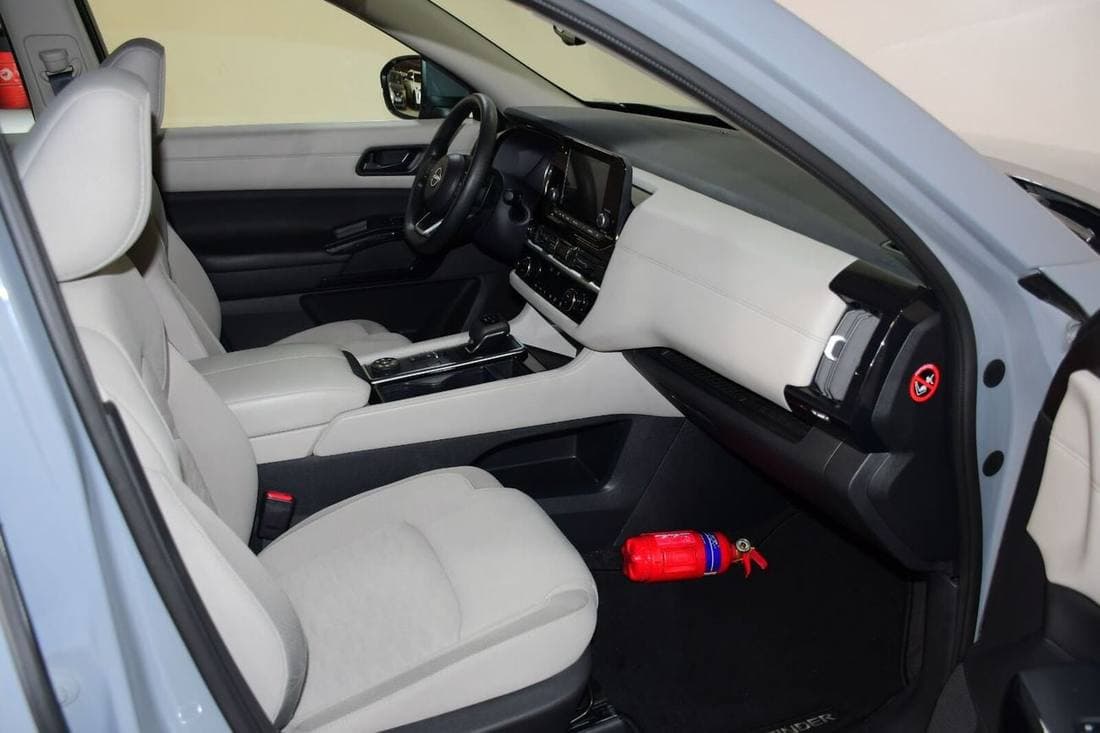 2024 Nissan Pathfinder S thumbnail 6