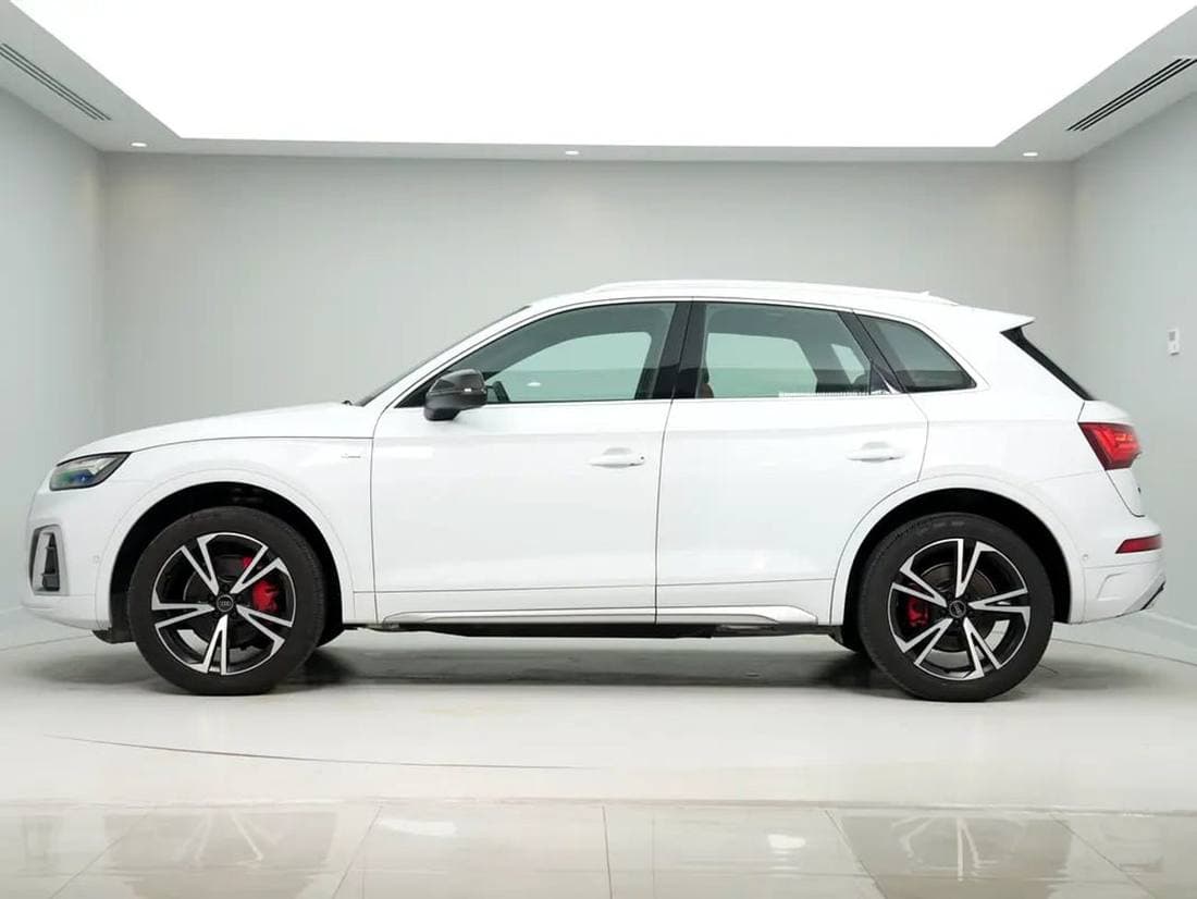 2023 Audi Q5 45 TFSI S LINE thumbnail 2