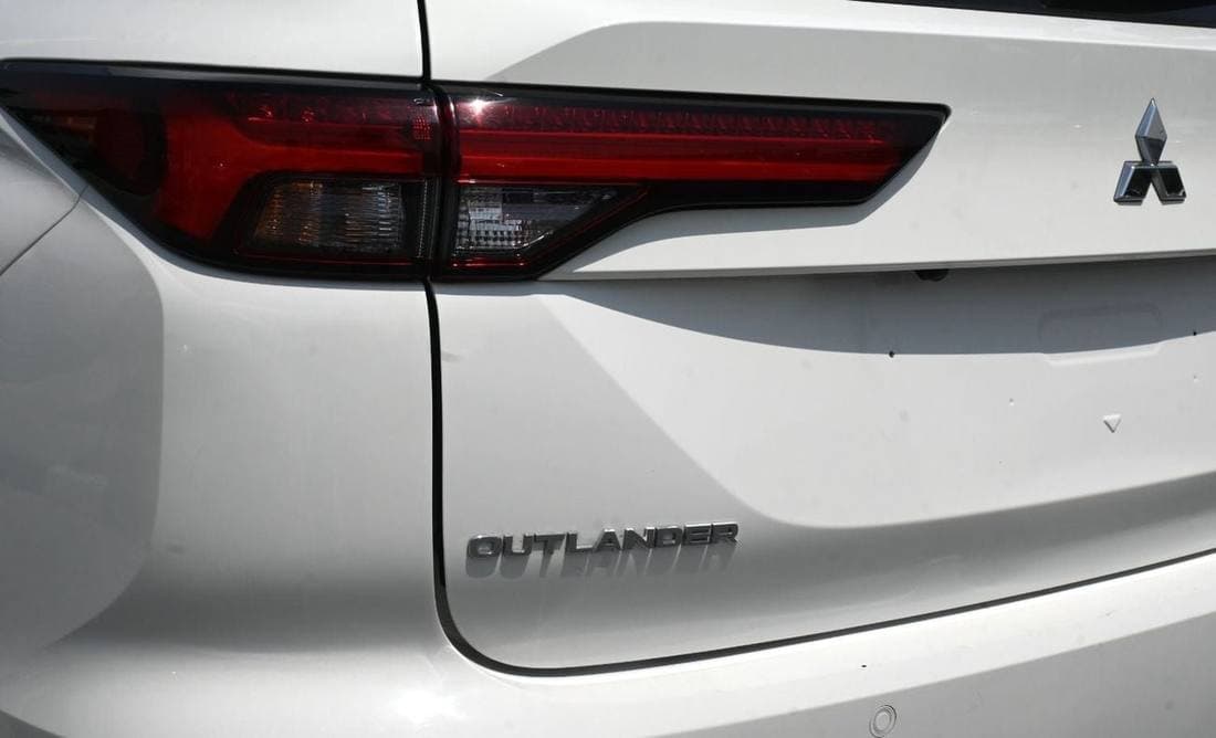 2023 Mitsubishi Outlander PREMIUM thumbnail 7