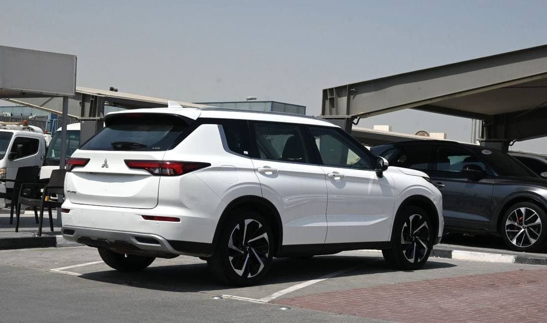 2023 Mitsubishi Outlander PREMIUM thumbnail 5