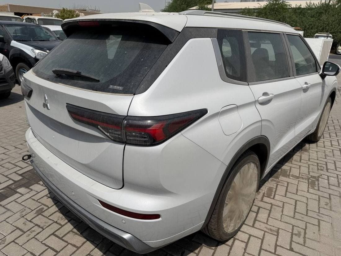 2026 Mitsubishi Outlander PREMIUM thumbnail 4