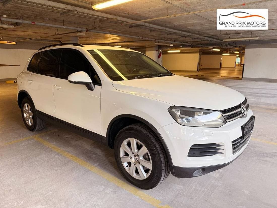 2014 Volkswagen Touareg S thumbnail 3
