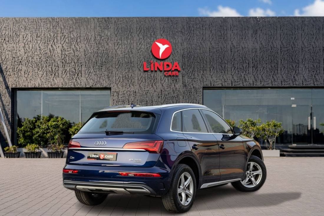 2022 Audi Q5 45 TFSI Quattro 2.0L thumbnail 6
