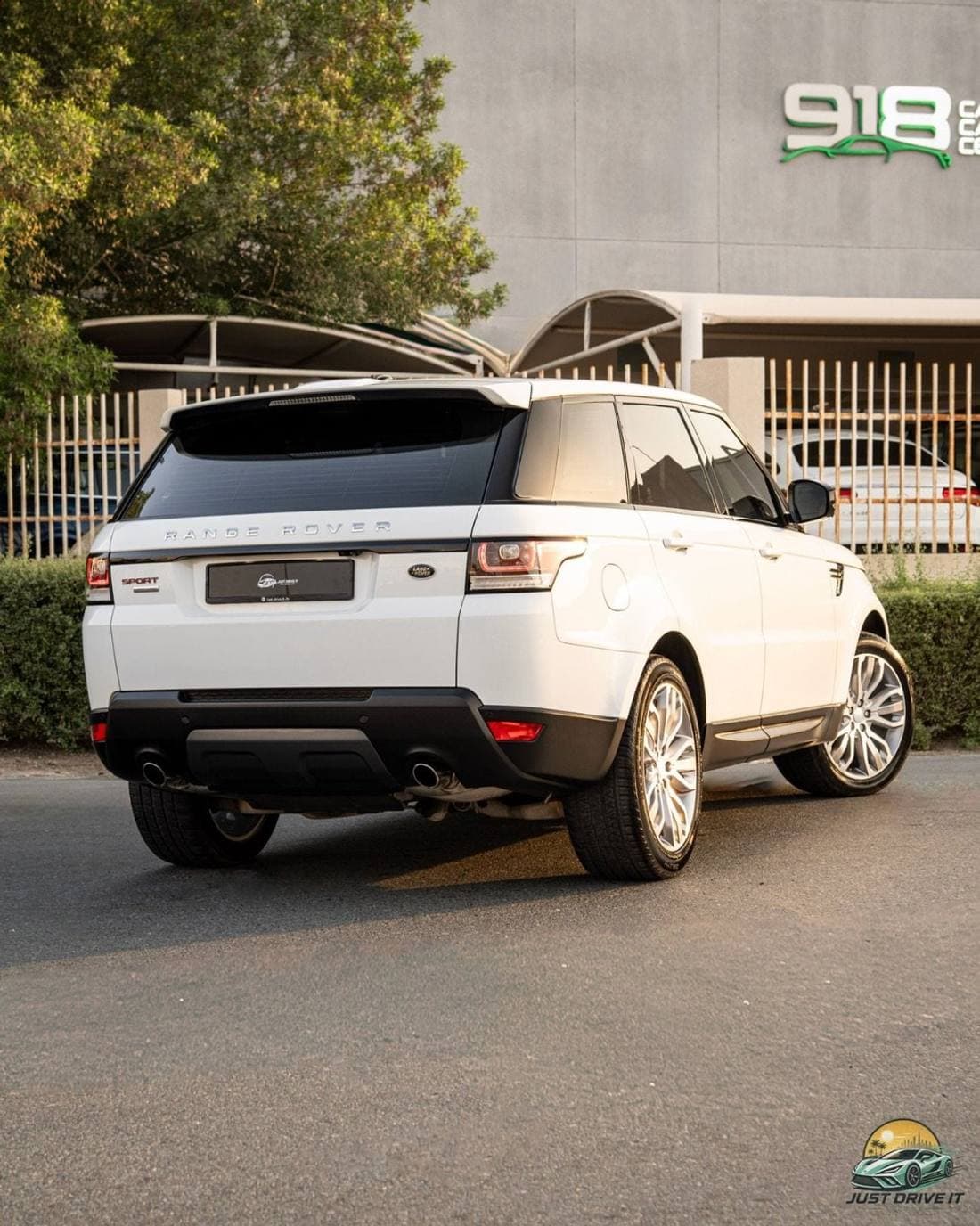 2016 Land Rover Range Rover Sport SUPERCHARGED thumbnail 3