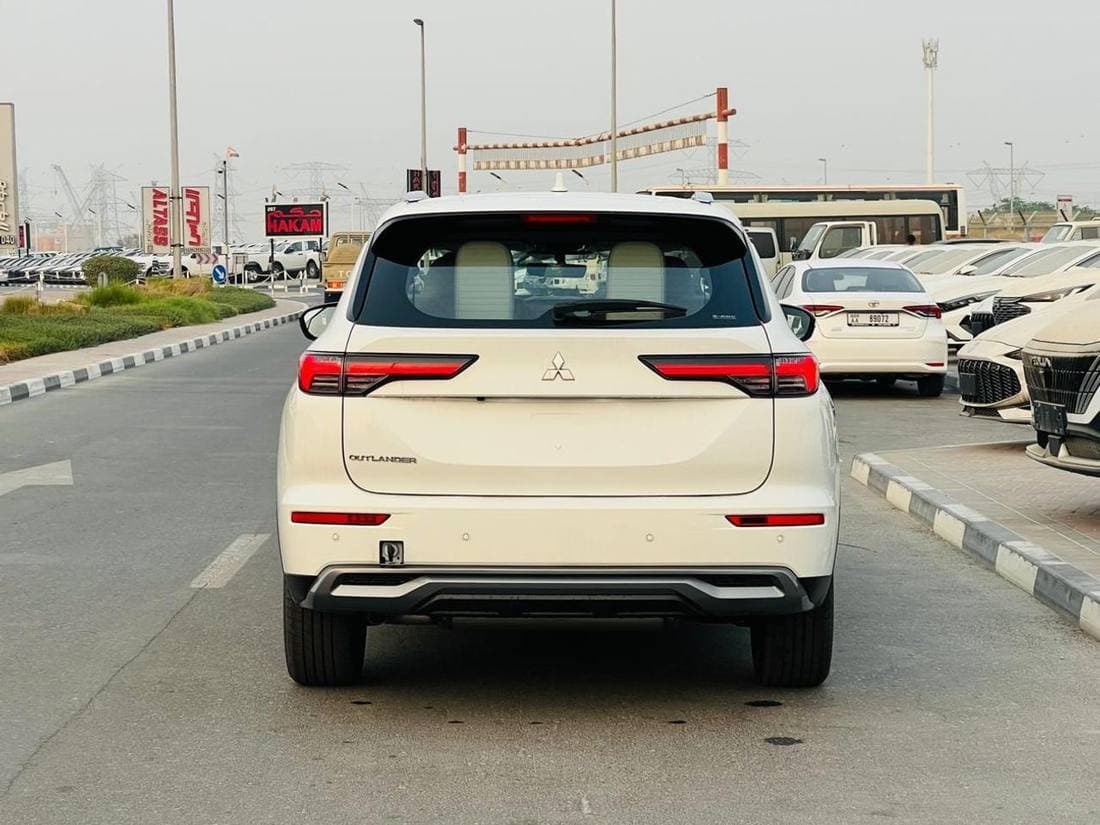 2026 Mitsubishi Outlander HIGHLINE thumbnail 4