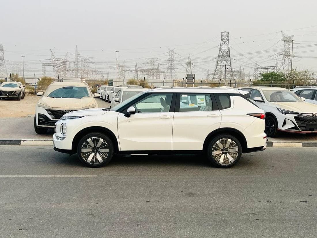 2026 Mitsubishi Outlander HIGHLINE thumbnail 3