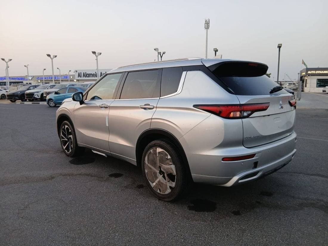 2023 Mitsubishi Outlander PREMIUM thumbnail 2