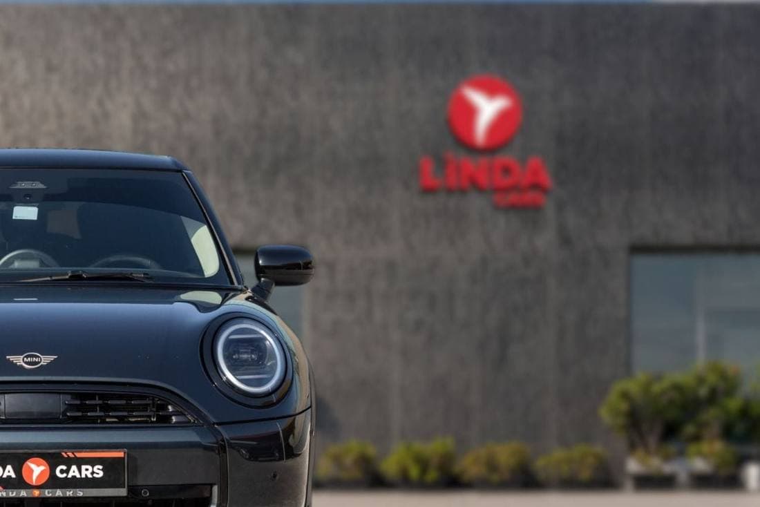 2025 Mini Cooper C thumbnail 3