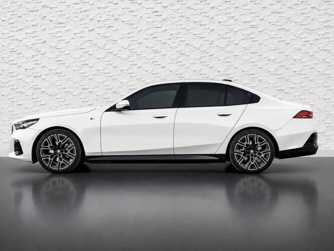2024 BMW 520i M SPORT thumbnail 6