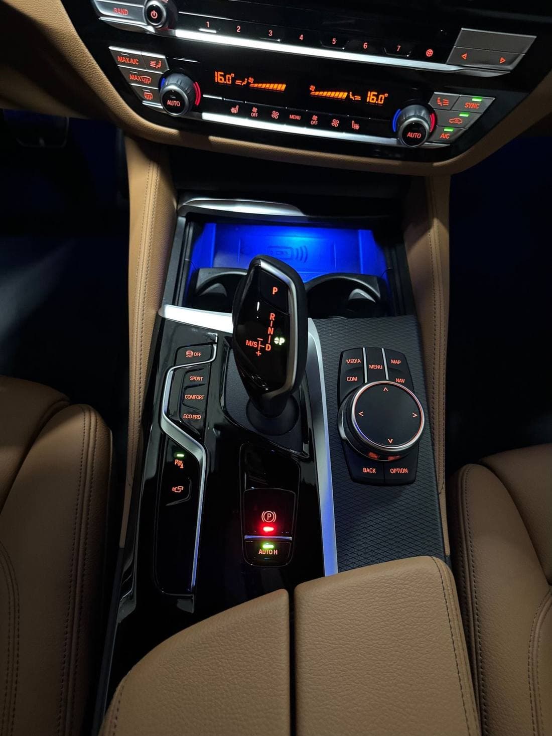 2023 BMW 520i M SPORT thumbnail 7