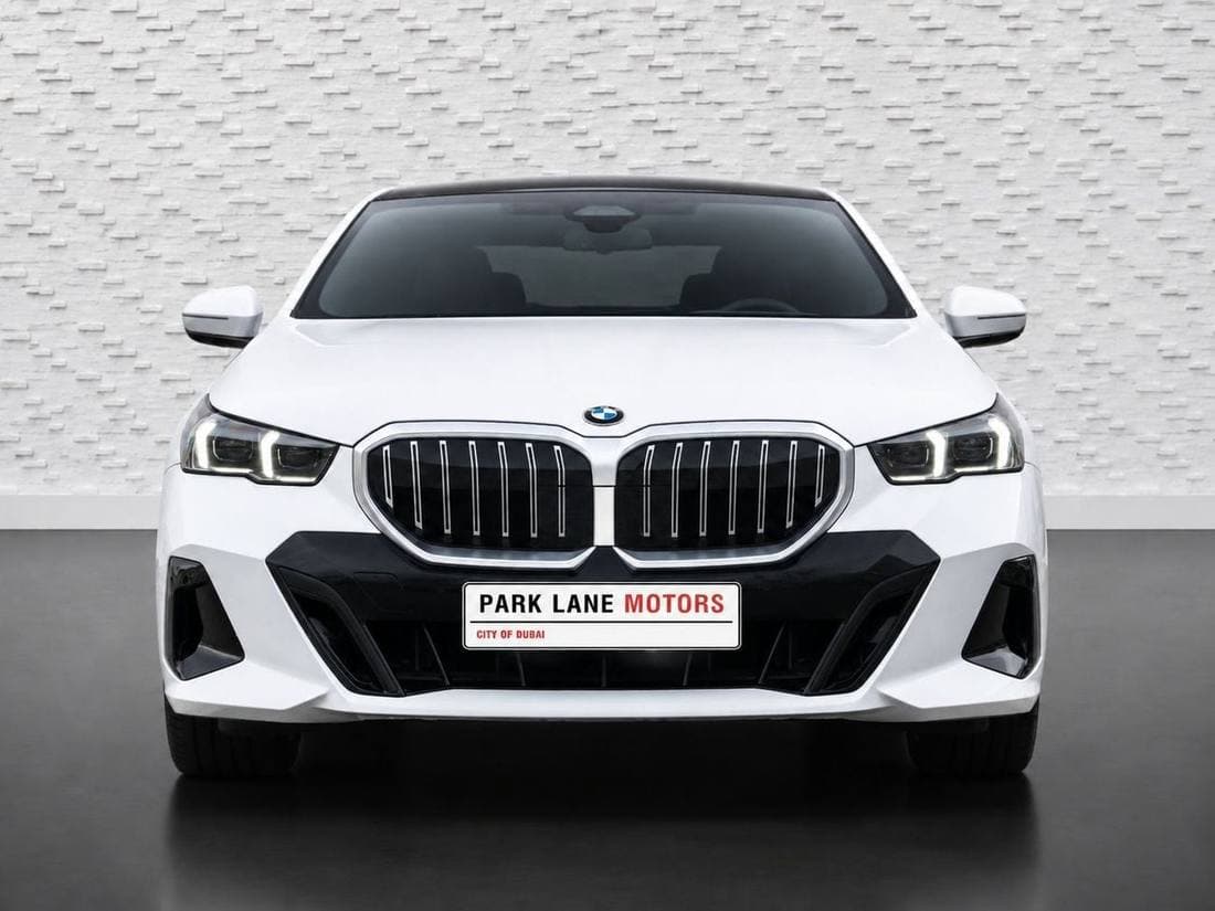2024 BMW 520i M SPORT thumbnail 2