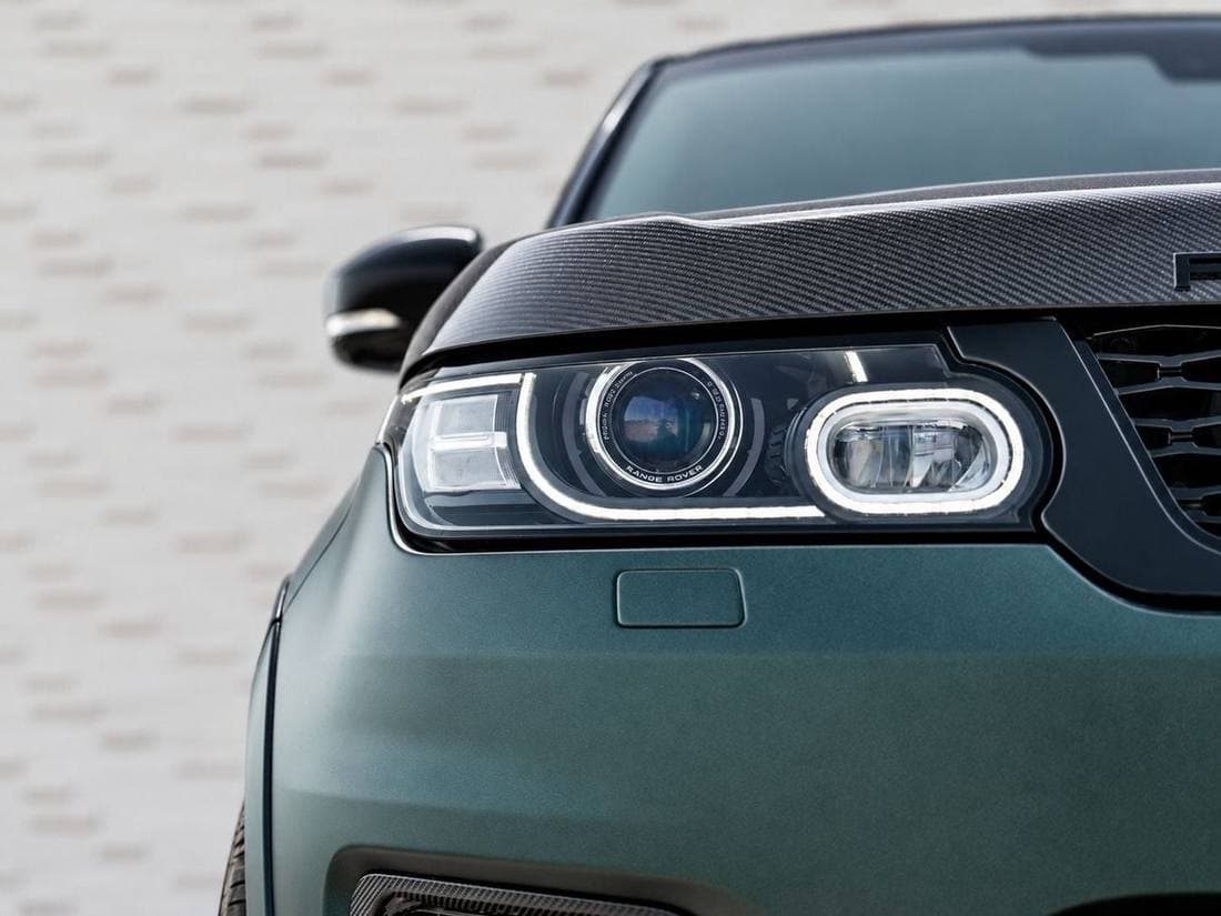 2015 Land Rover Range Rover Sport SVR thumbnail 6