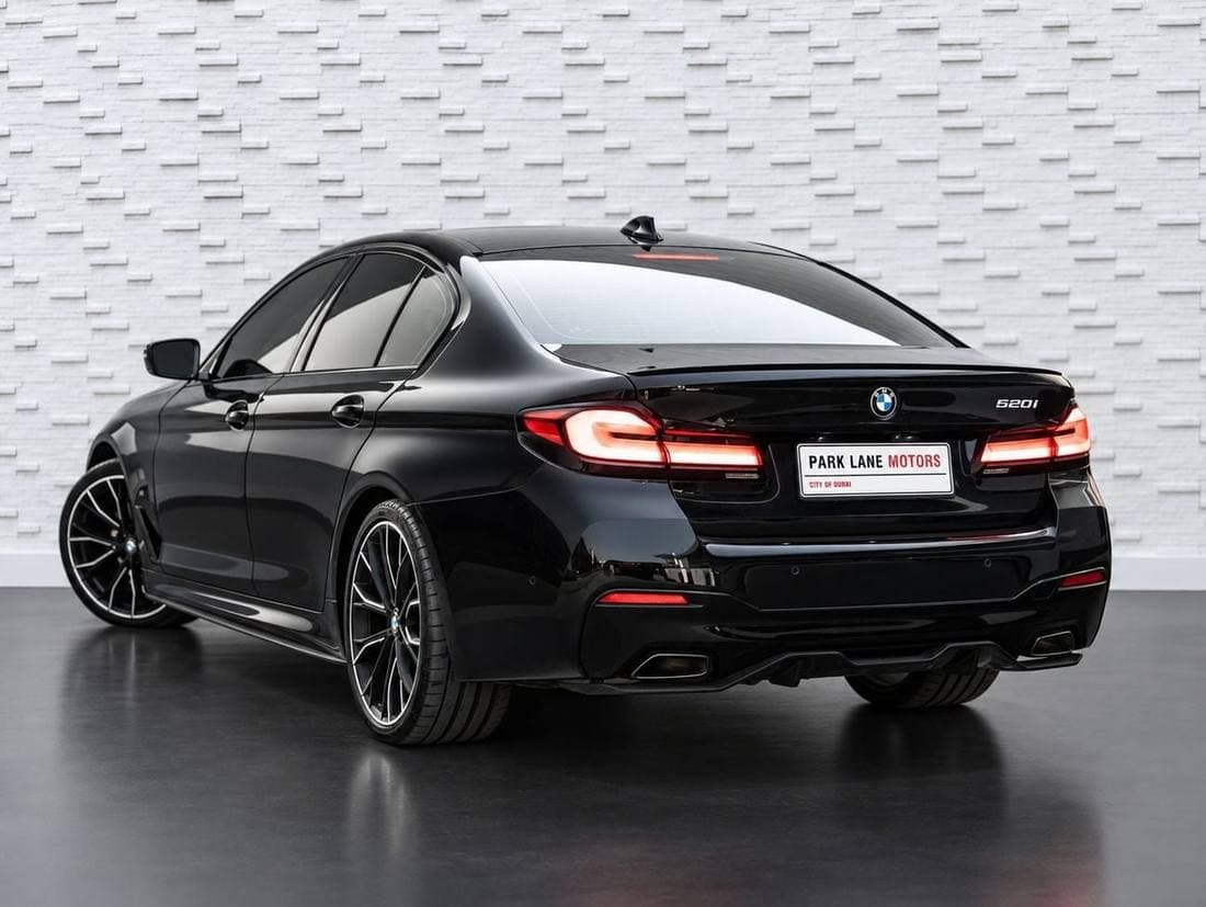 2022 BMW 520i M SPORT thumbnail 3