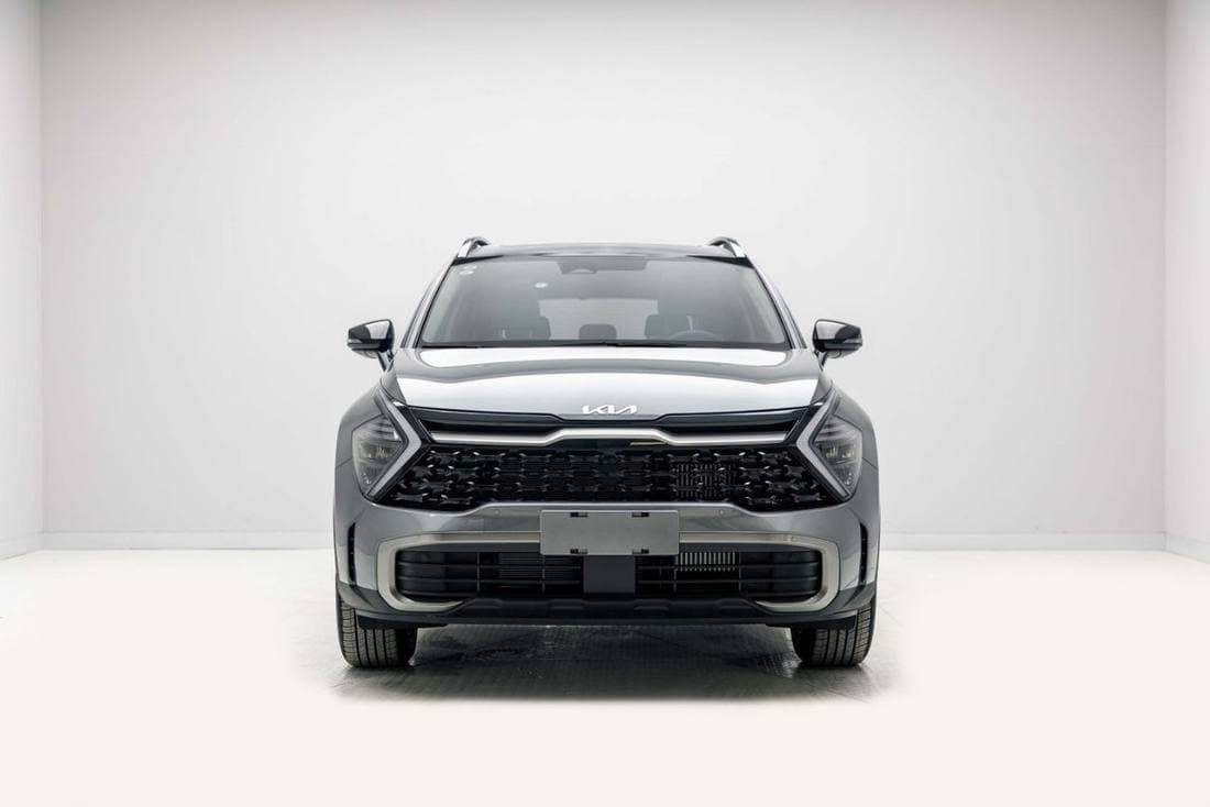 2025 Kia Sportage Premium thumbnail 3
