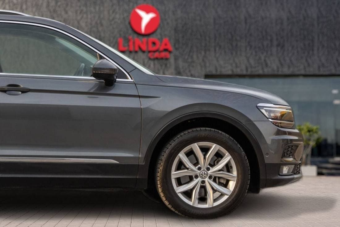 2020 Volkswagen Tiguan SEL thumbnail 8