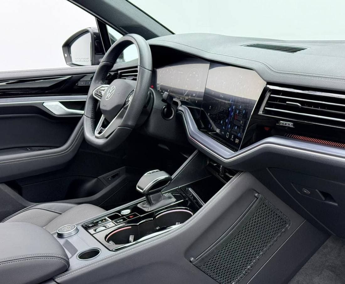 2024 Volkswagen Touareg thumbnail 7