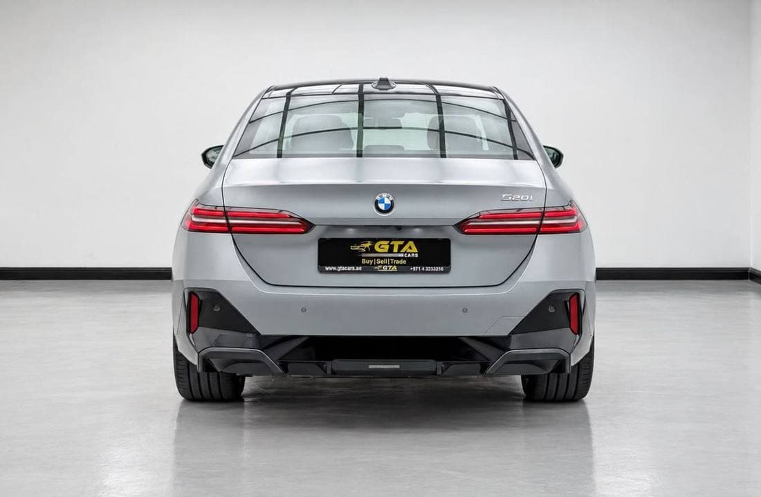 2024 BMW 520i M SPORT thumbnail 5