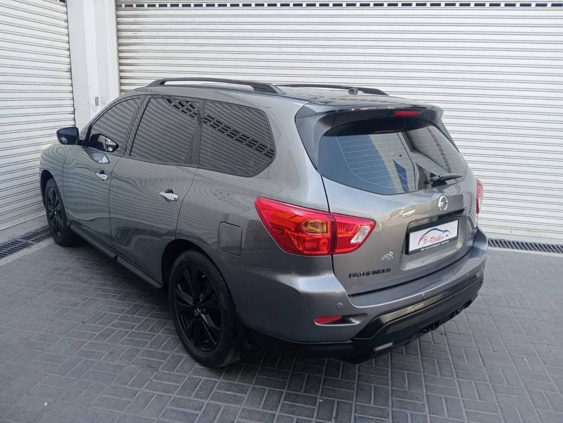 2019 Nissan Pathfinder SV thumbnail 4