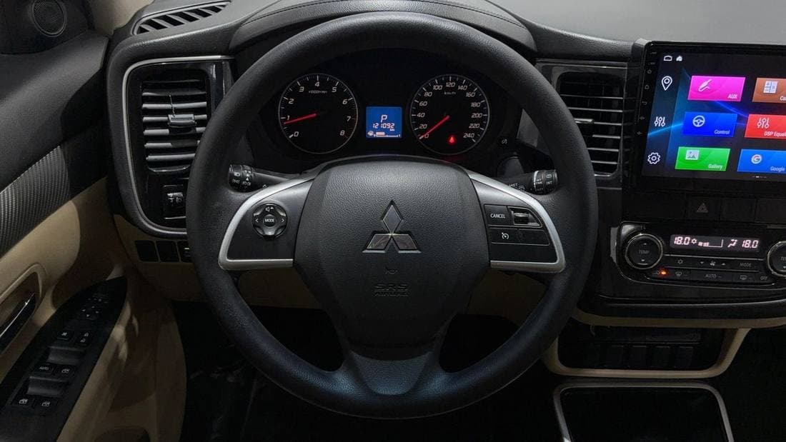 2017 Mitsubishi Outlander thumbnail 8