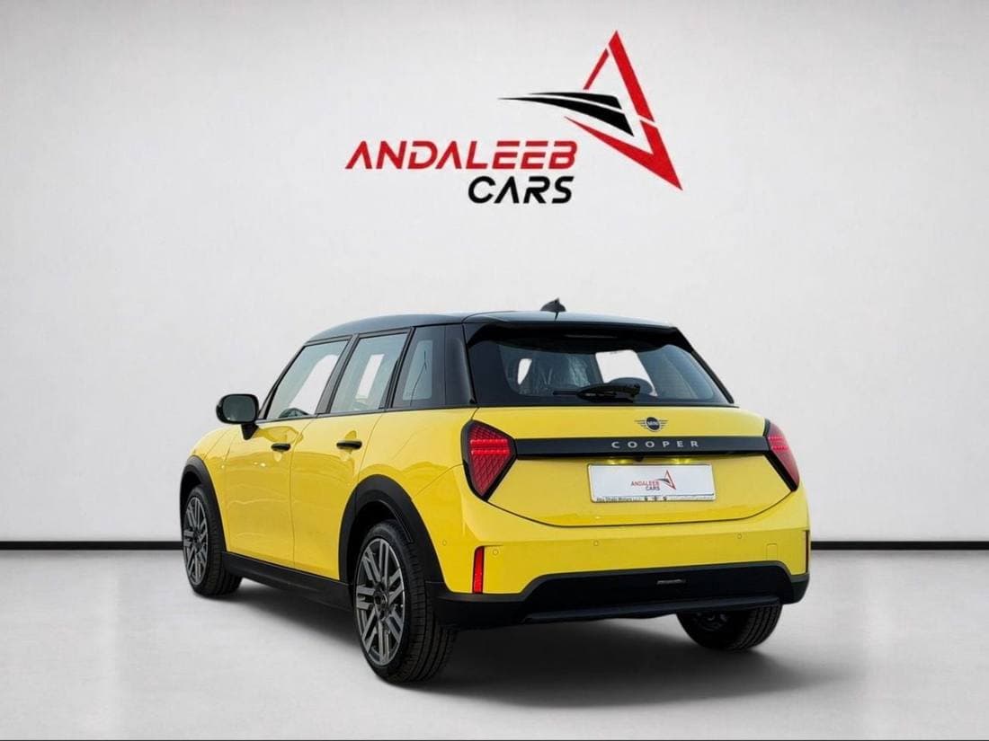 2025 Mini Cooper C thumbnail 7