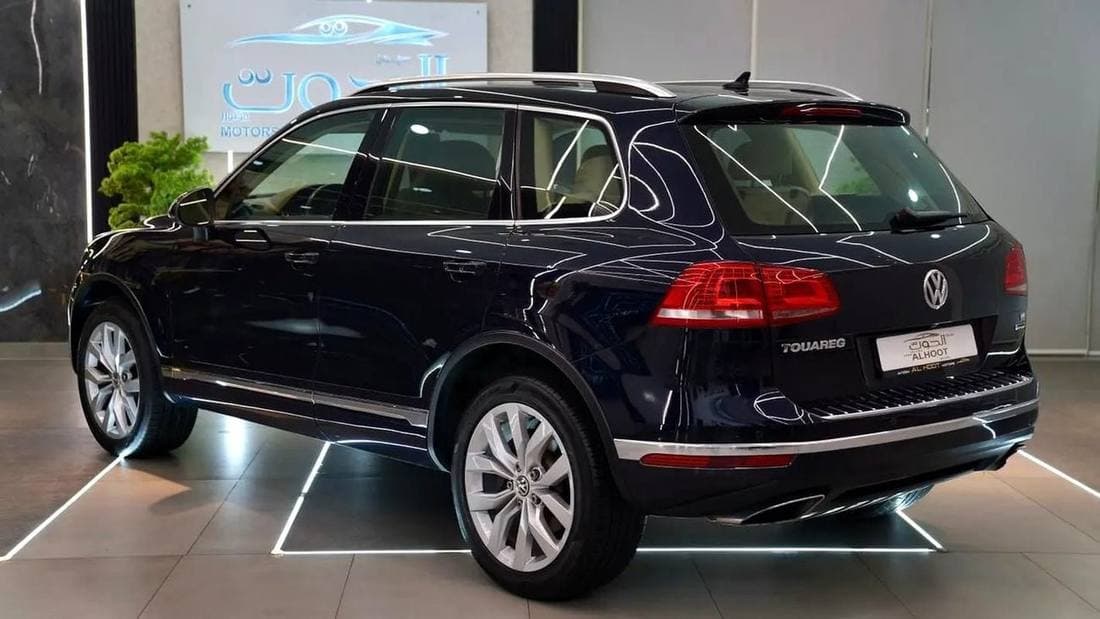 2017 Volkswagen Touareg R LINE thumbnail 2