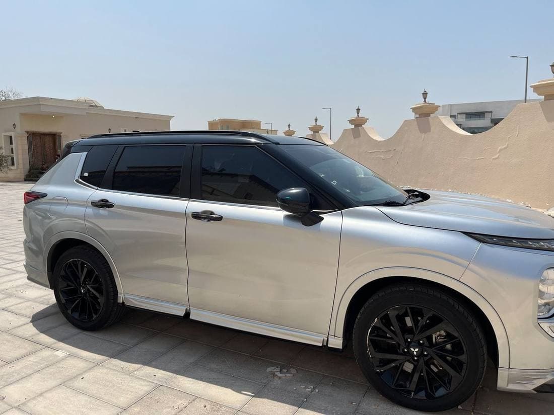 2024 Mitsubishi Outlander PREMIUM LAUNCH EDITION thumbnail 4