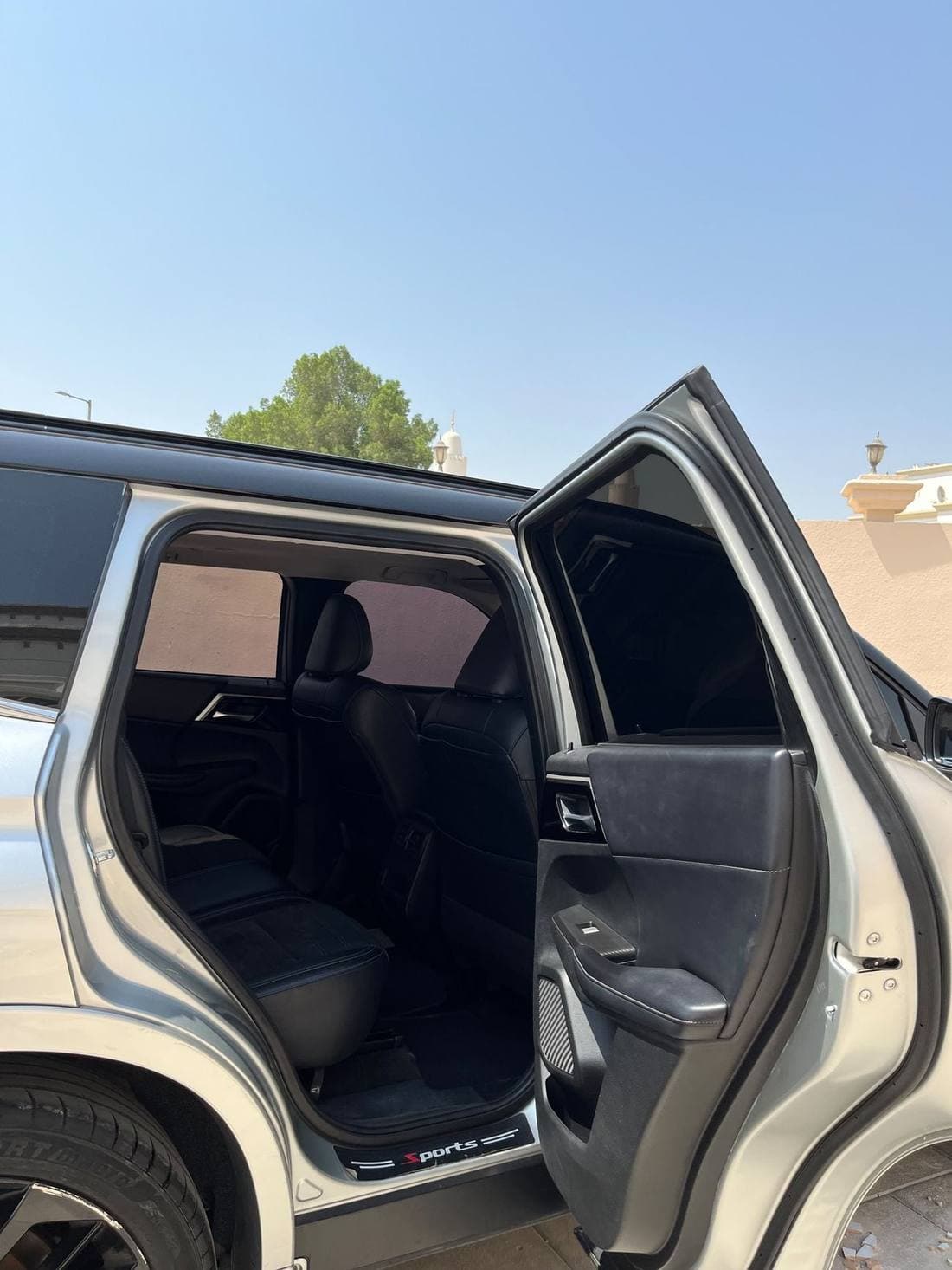2024 Mitsubishi Outlander PREMIUM LAUNCH EDITION thumbnail 6