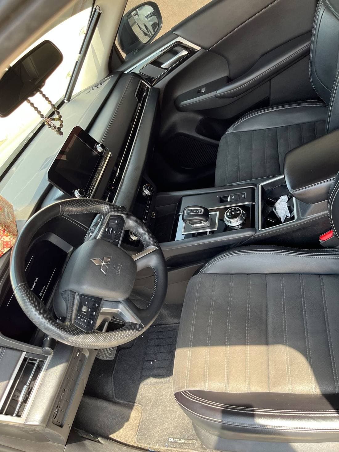 2024 Mitsubishi Outlander PREMIUM LAUNCH EDITION thumbnail 3