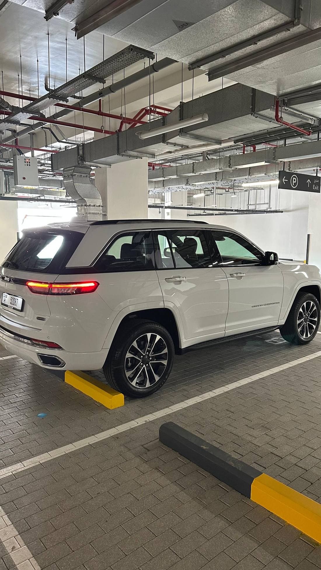 2022 Jeep Grand Cherokee OVERLAND thumbnail 7