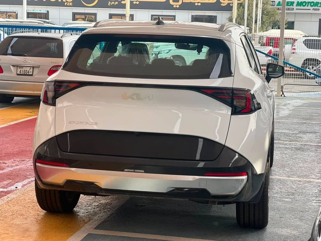 2026 Kia Sportage sportage thumbnail 4