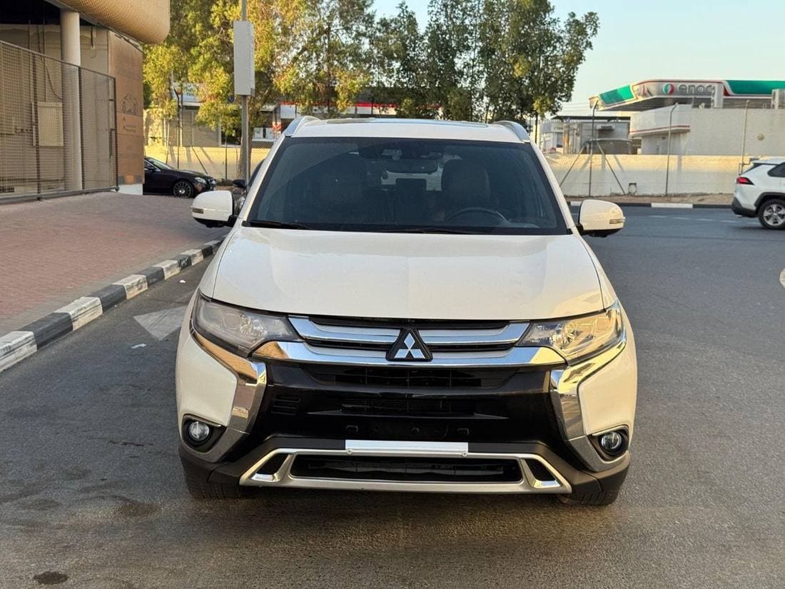 2021 Mitsubishi Outlander thumbnail 3
