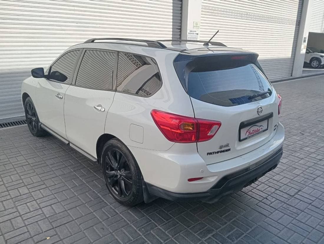 2019 Nissan Pathfinder SV thumbnail 3
