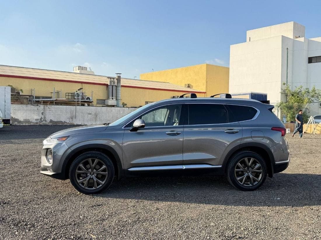 2019 Hyundai Santa Fe STANDARD thumbnail 5